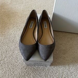 Steve Madden Charcoal Suede Pointed Flats